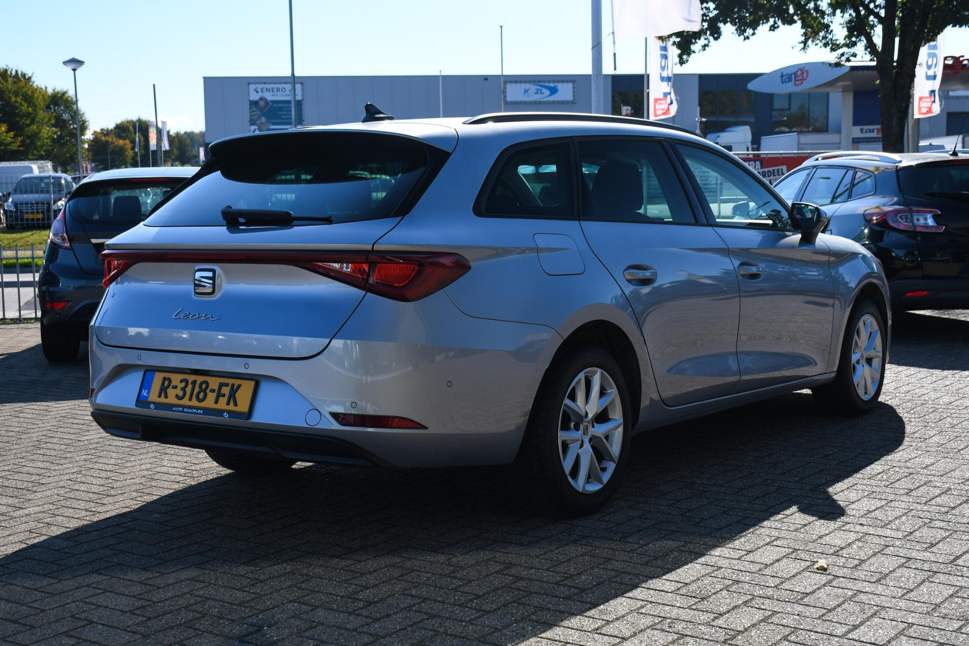 40303240-6.jpg