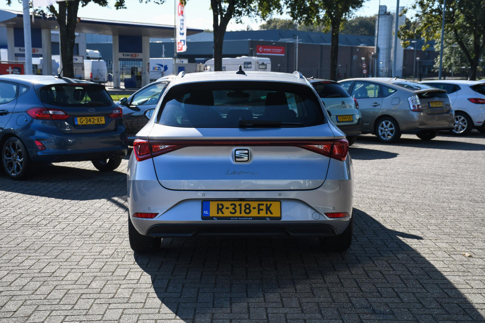 40303240-8.jpg