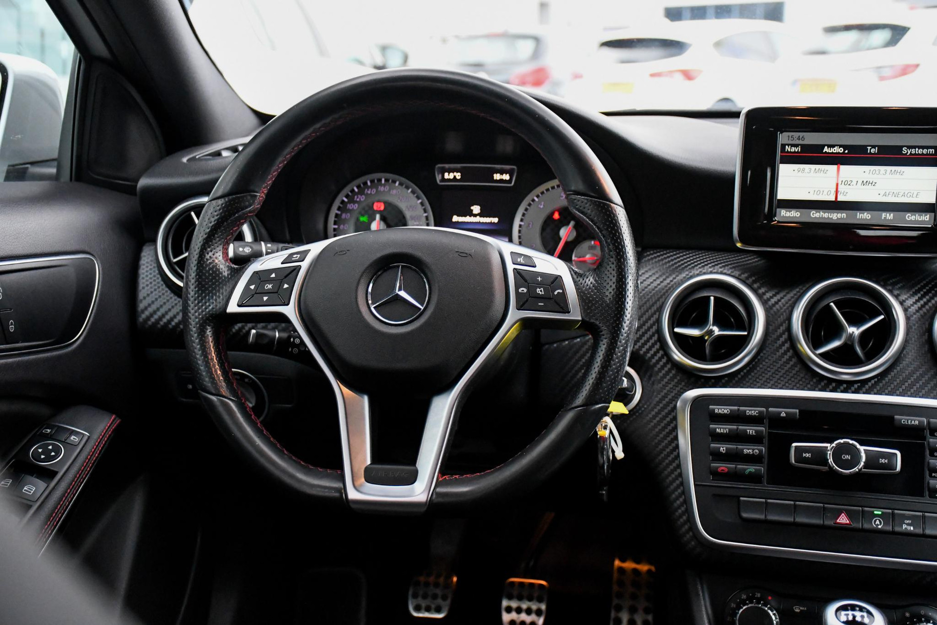43165135-15.jpg
