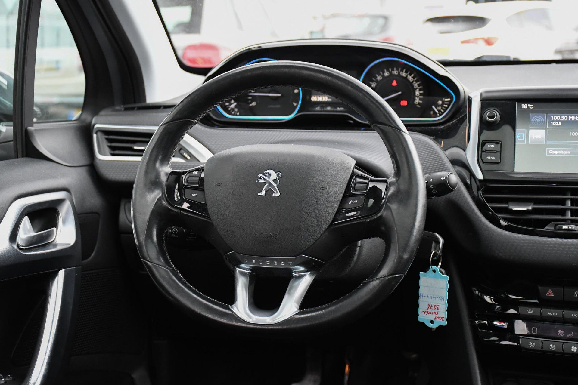 43884204-17.jpg