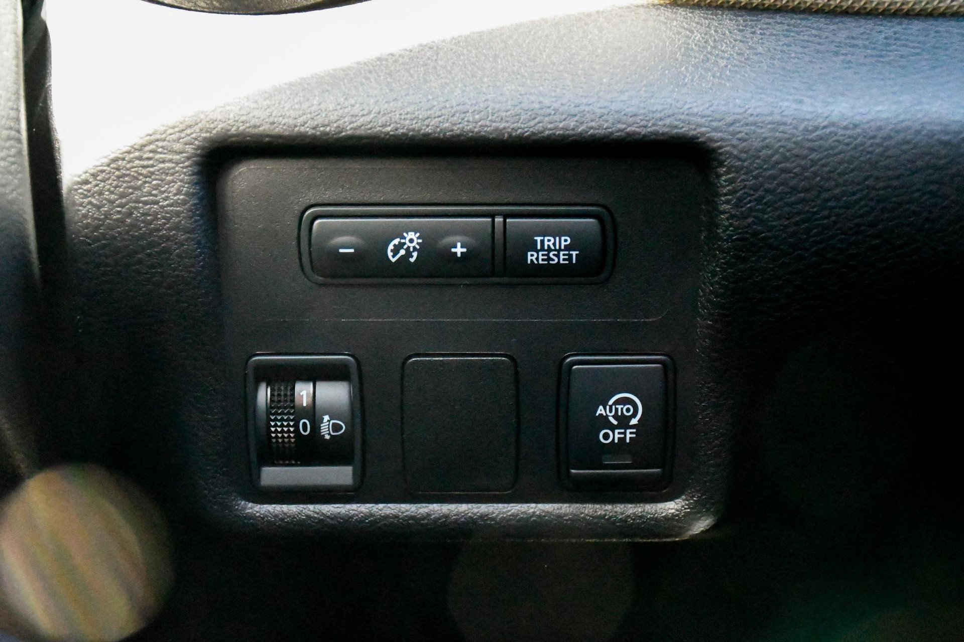 44291567-25.jpg