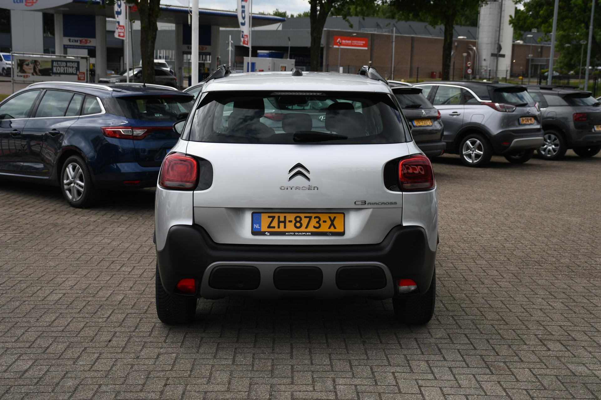 44935669-8.jpg