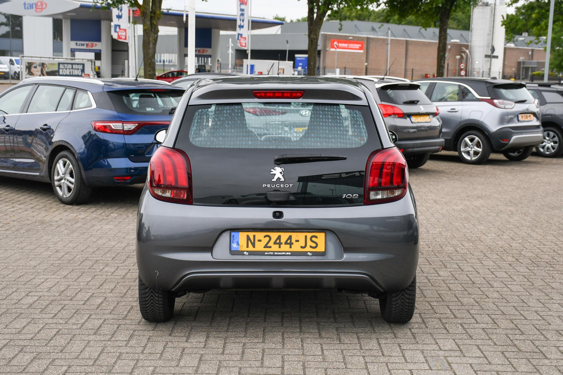 45246154-8.jpg