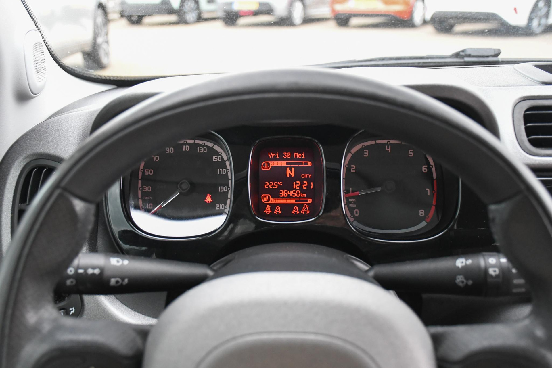 45373072-14.jpg