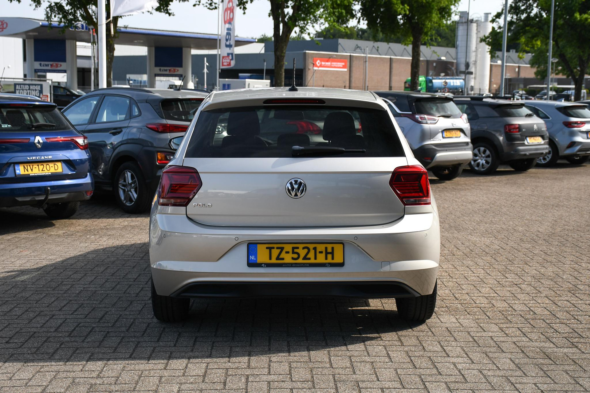 45748507-8.jpg