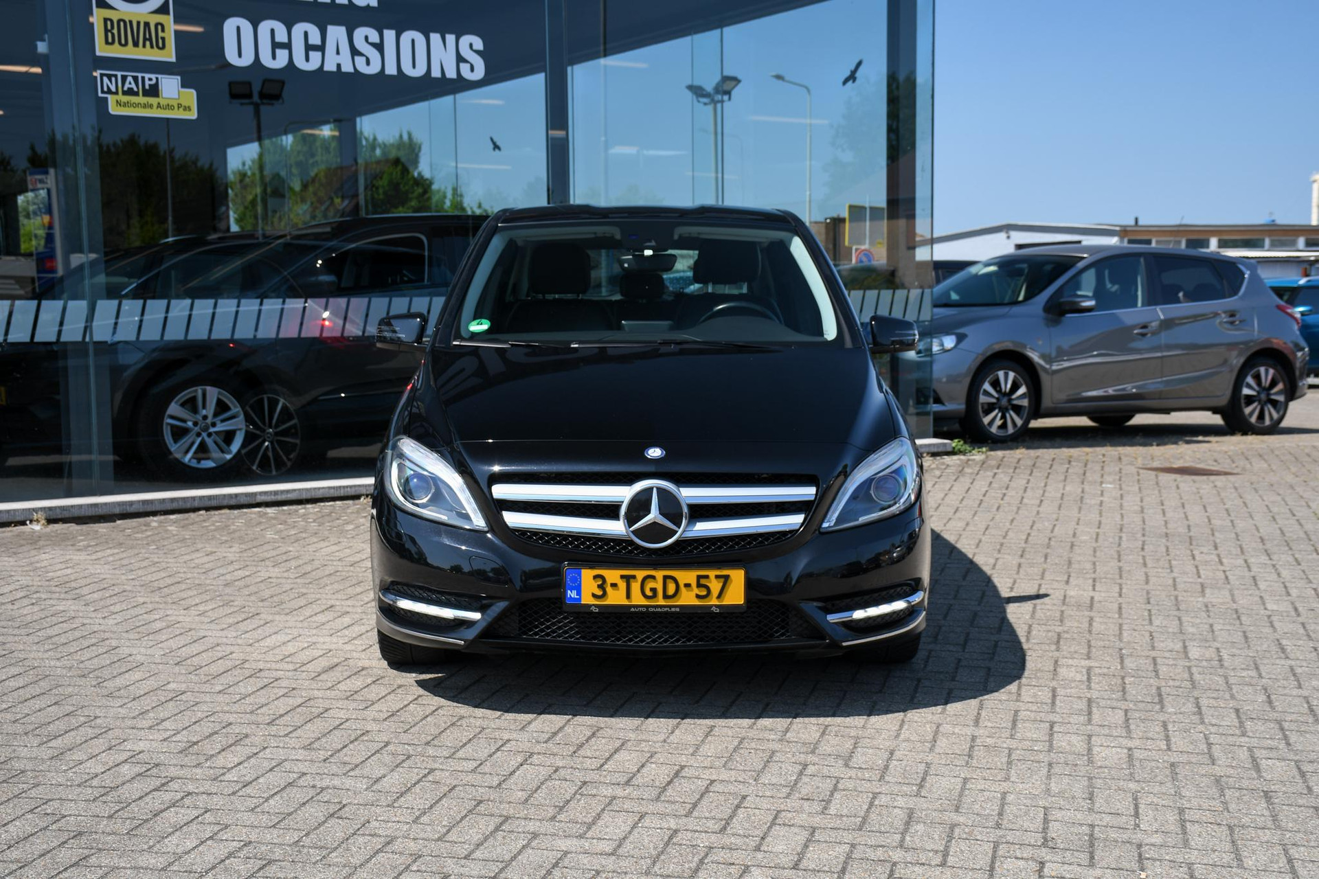 45749996-3.jpg