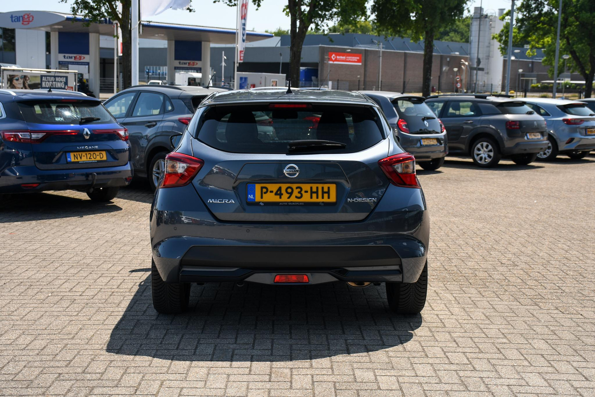 45774407-8.jpg