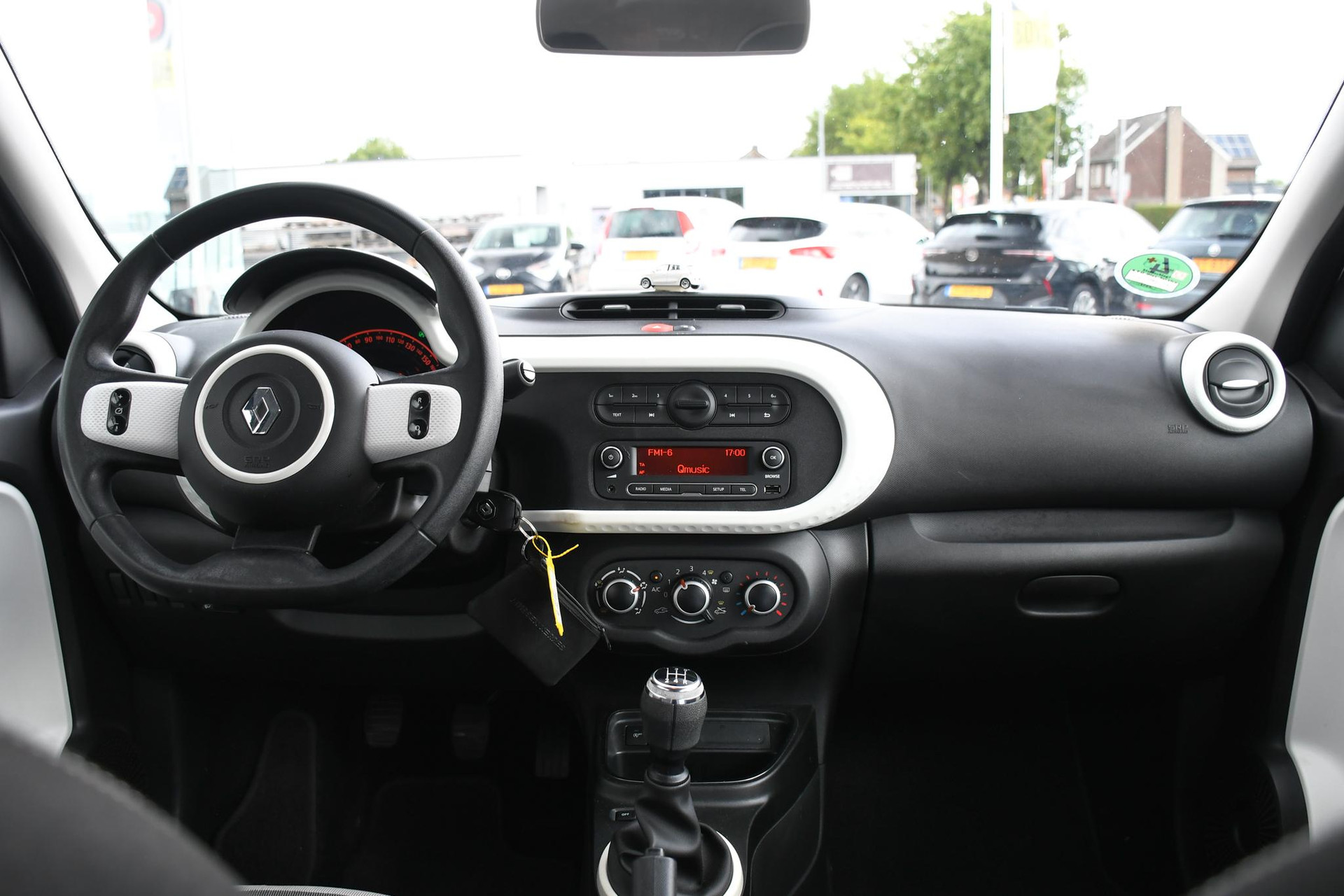 45830280-12.jpg