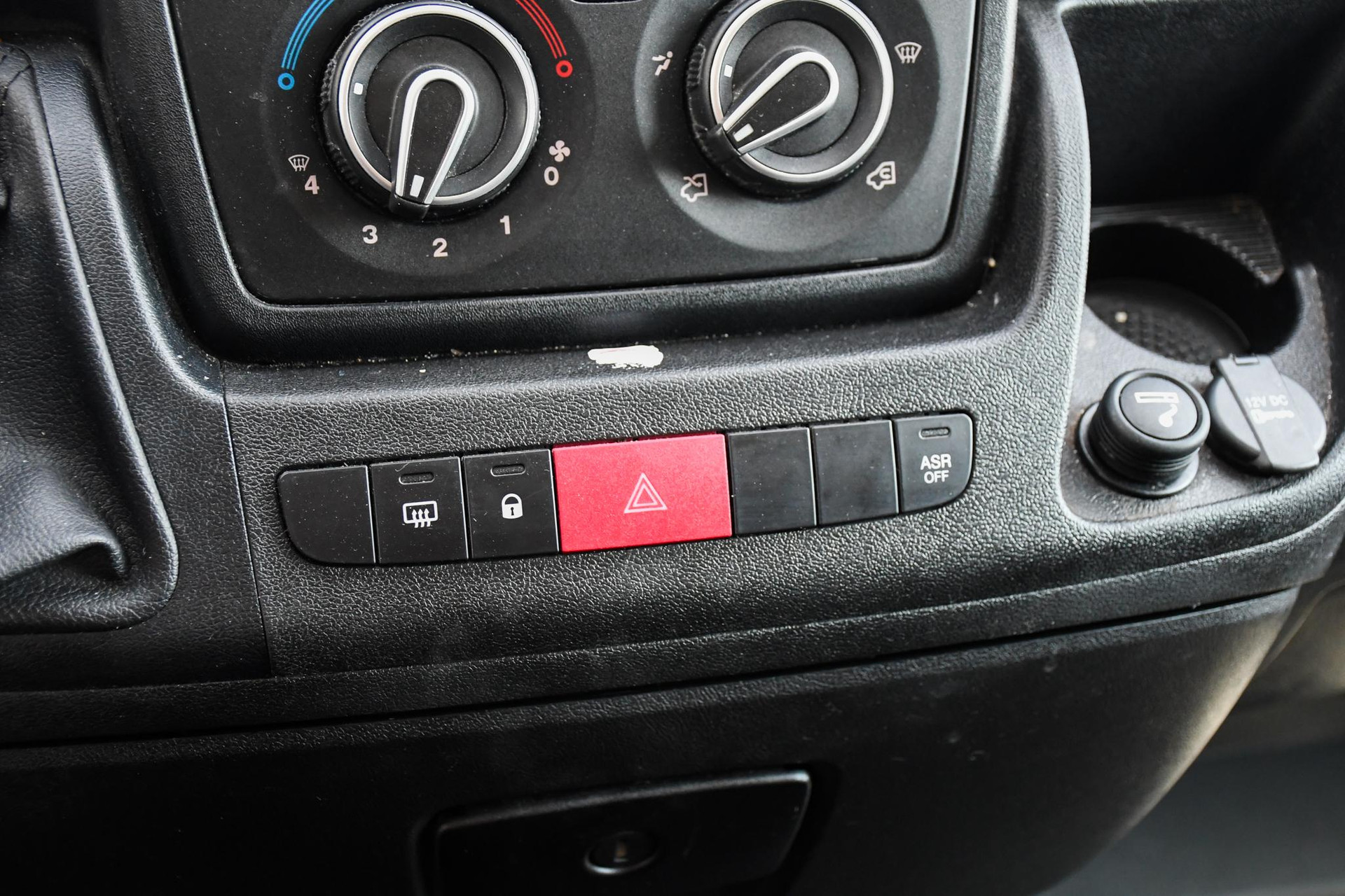 45984924-21.jpg