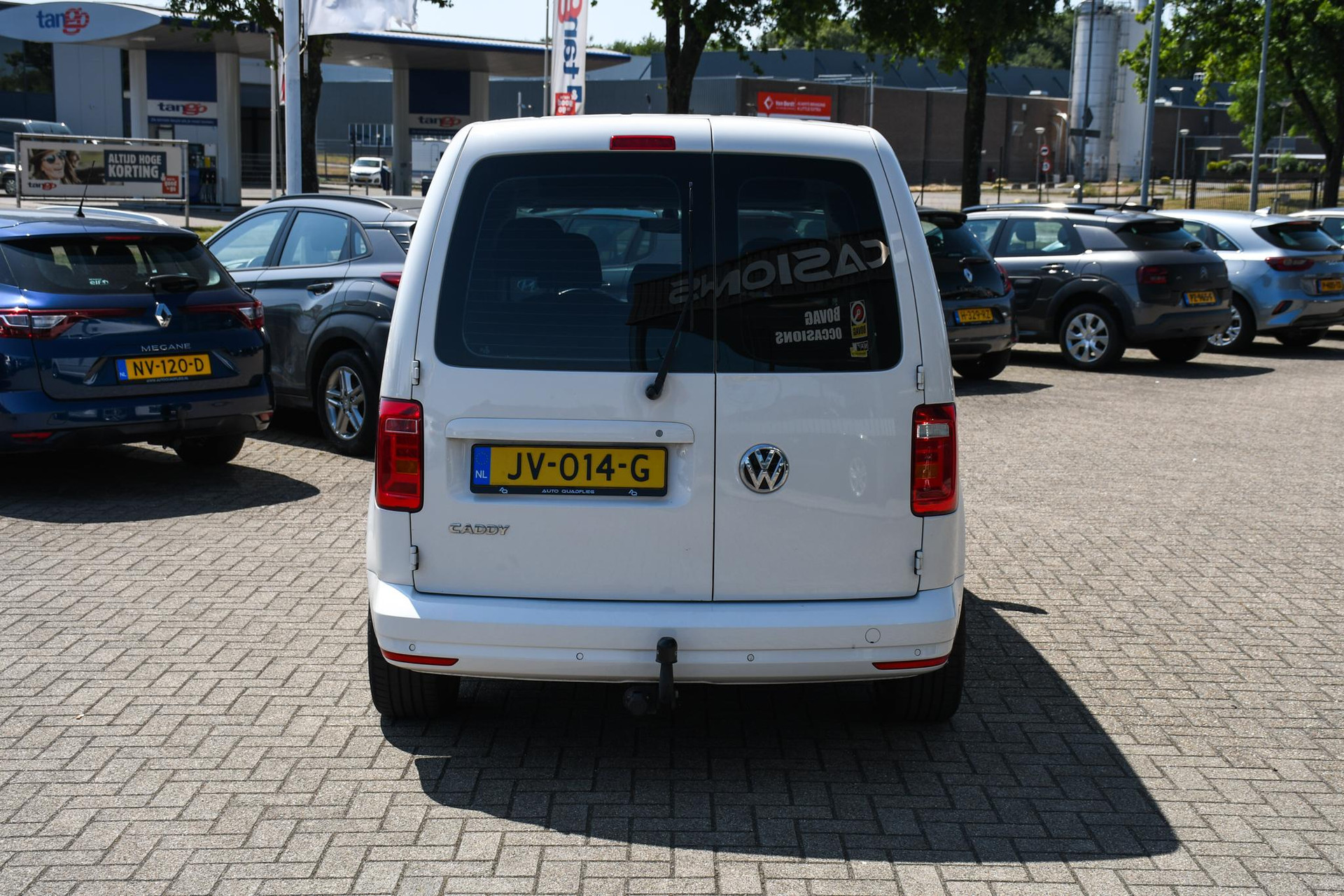 45985092-8.jpg
