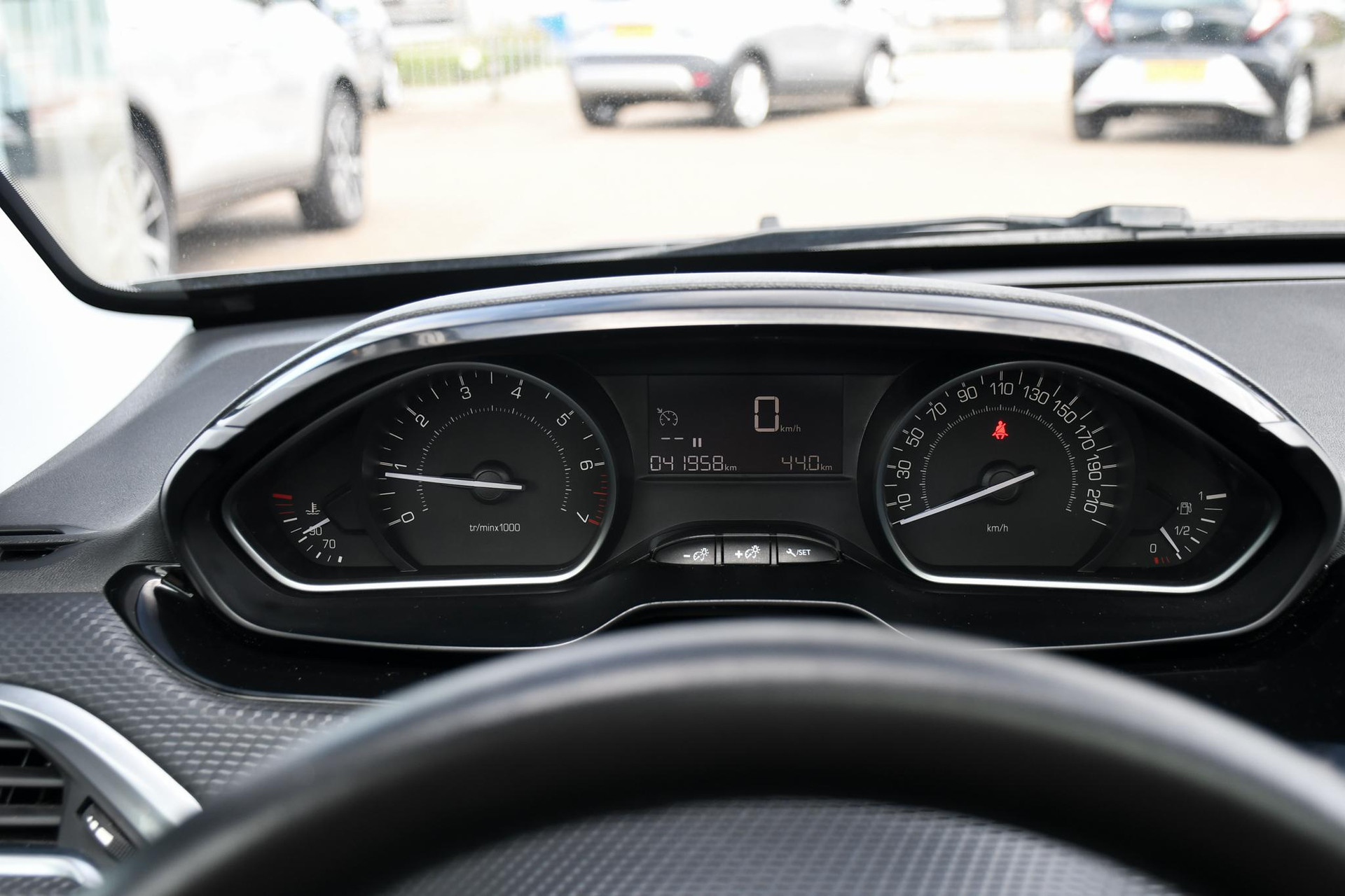 46271531-18.jpg