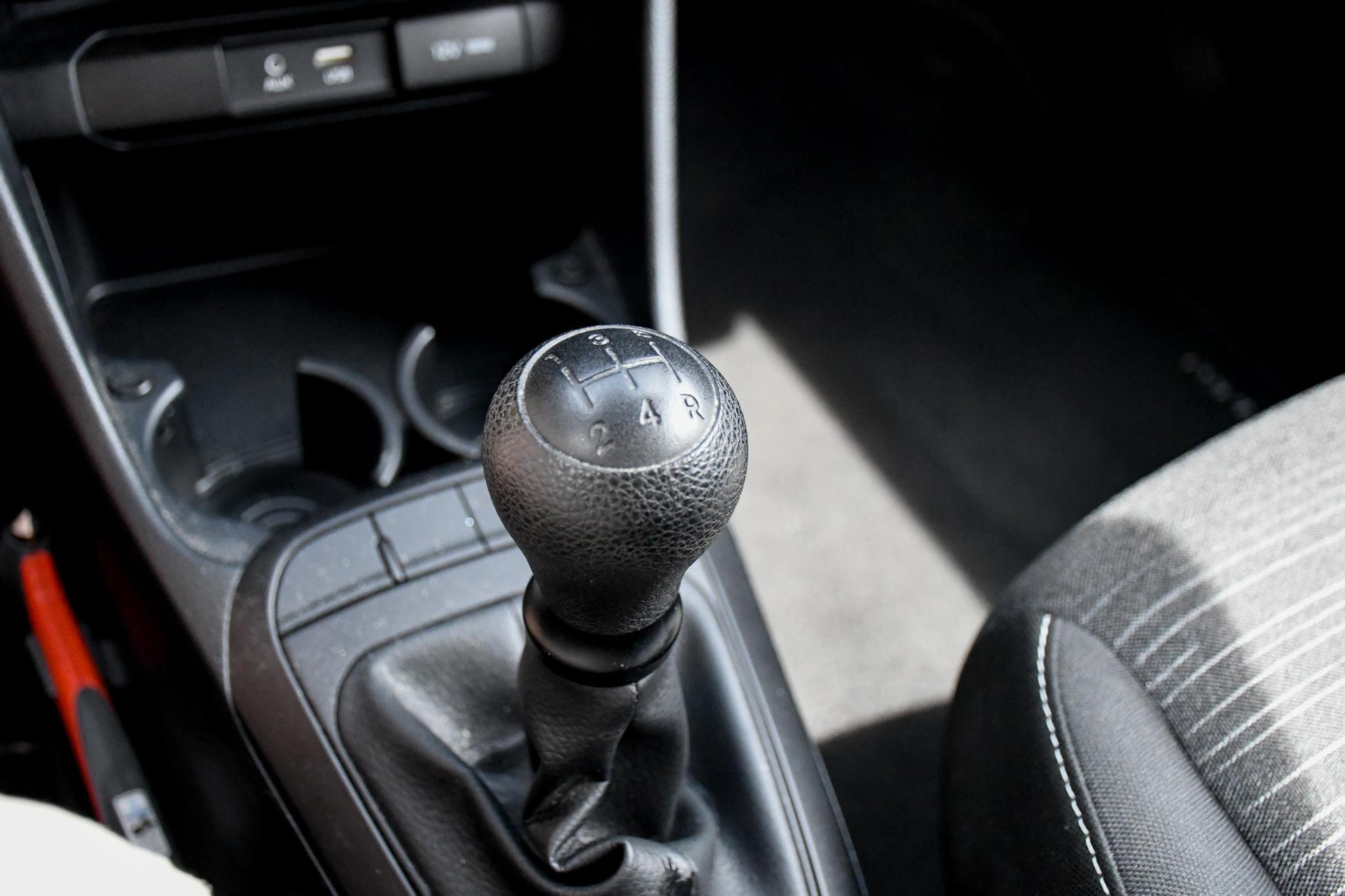 46273341-23.jpg