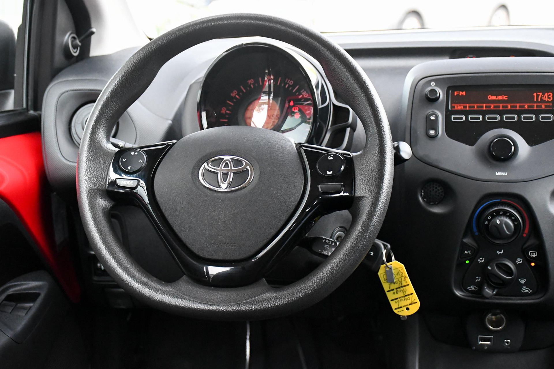 46542758-16.jpg
