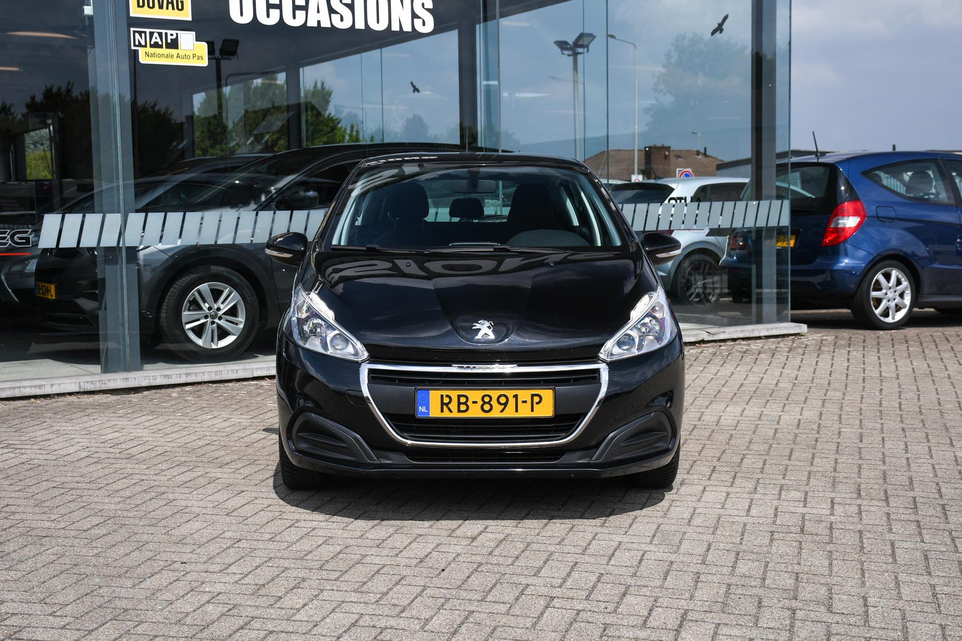 46653179-3.jpg