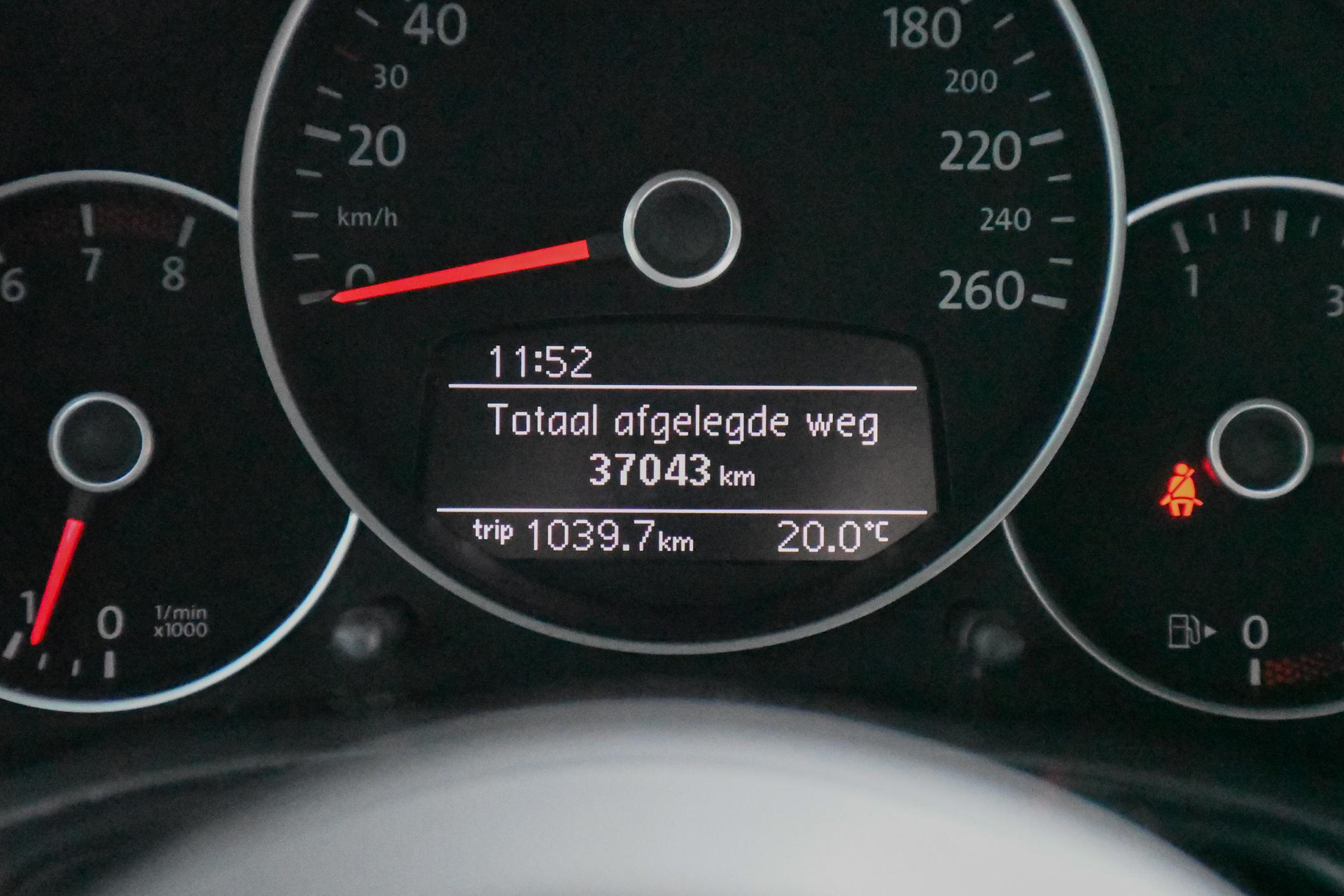 46694865-16.jpg