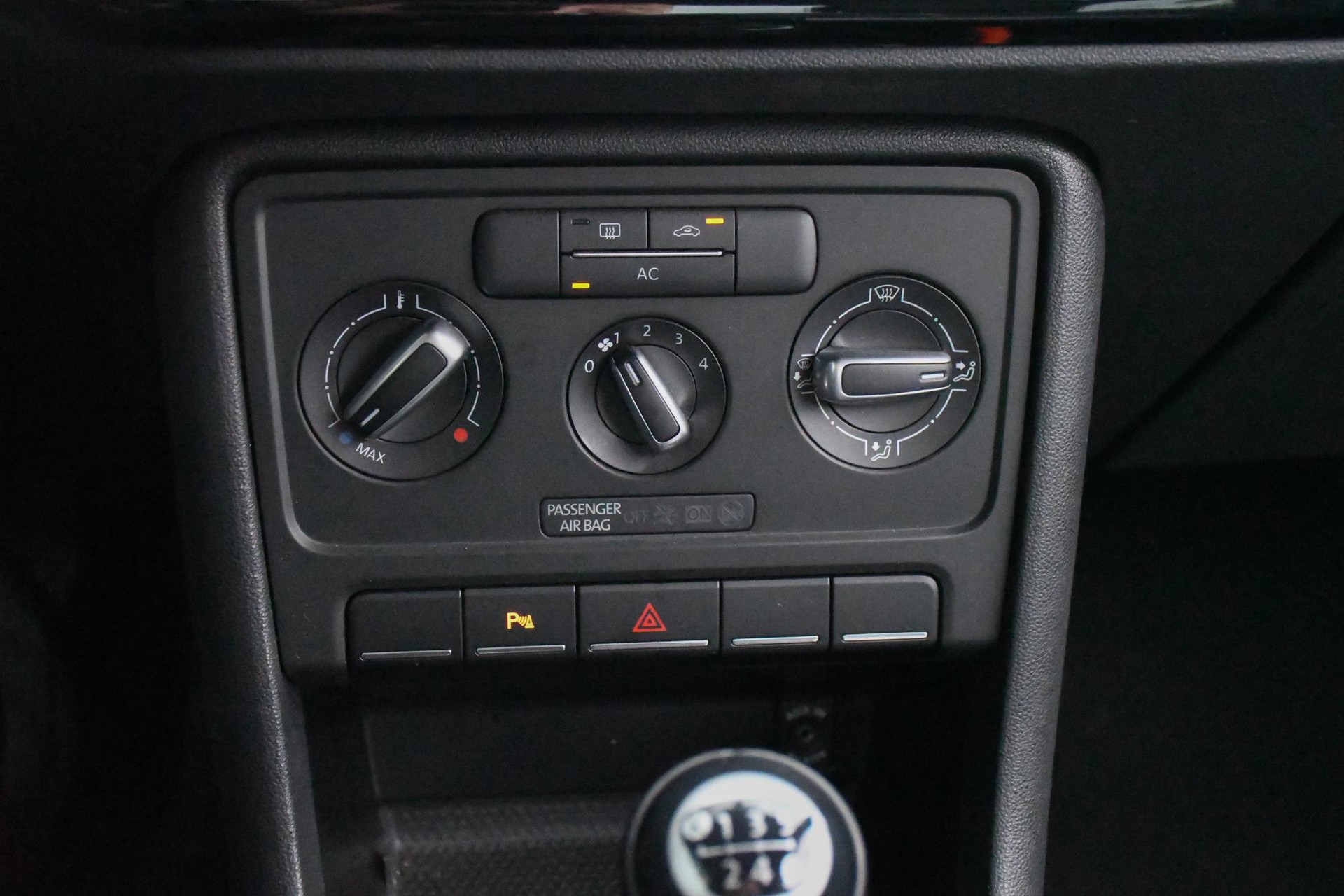 46694865-19.jpg