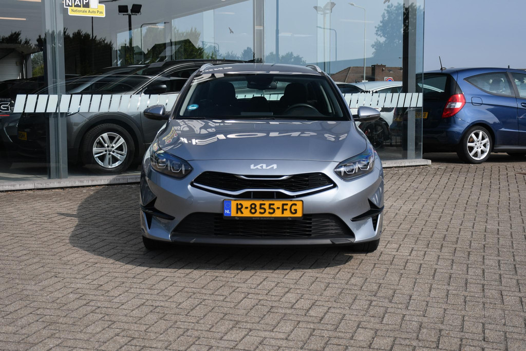 47034667-3.jpg