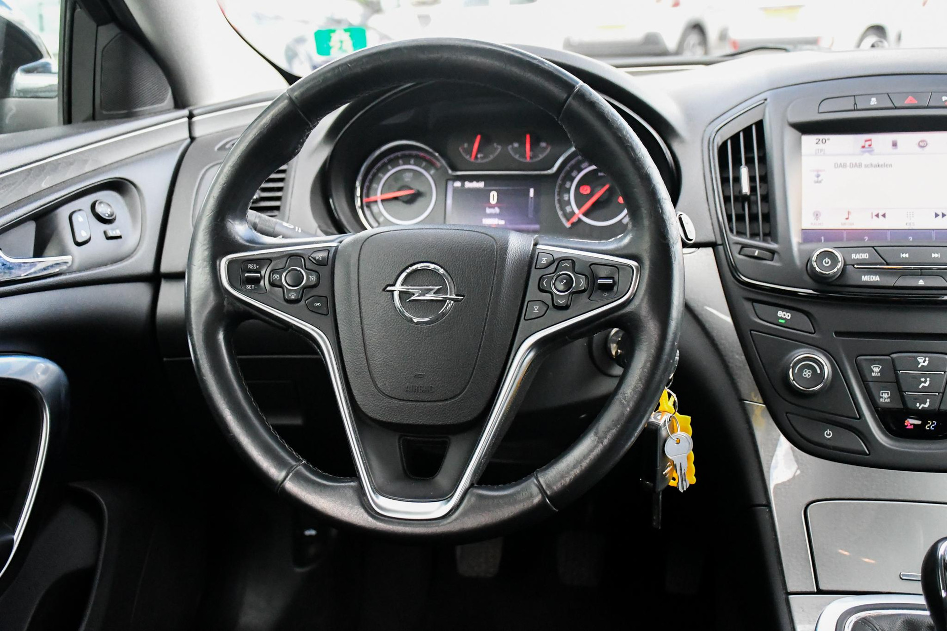 47070043-17.jpg