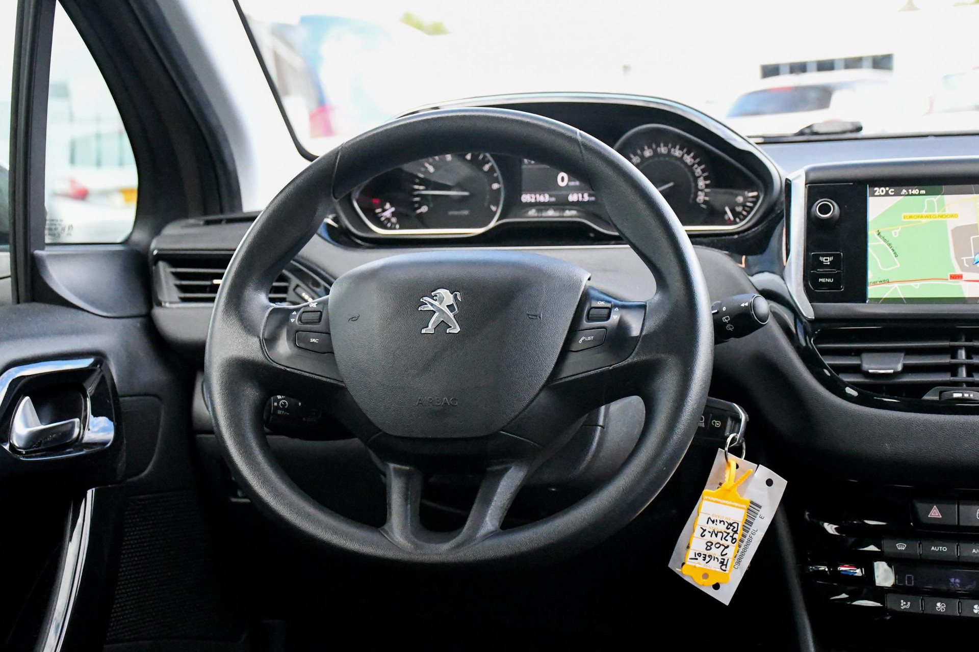 47070149-16.jpg