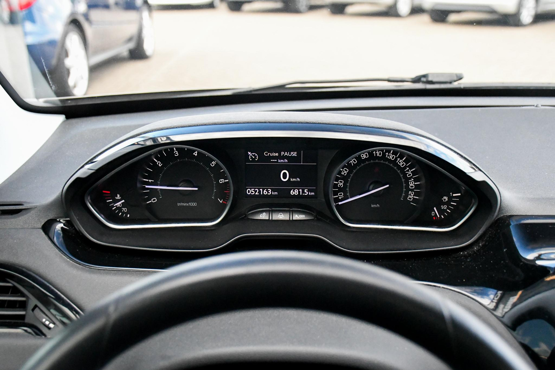 47070149-17.jpg