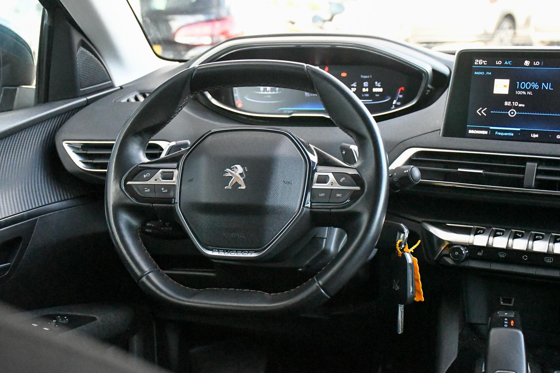 47195693-17.jpg