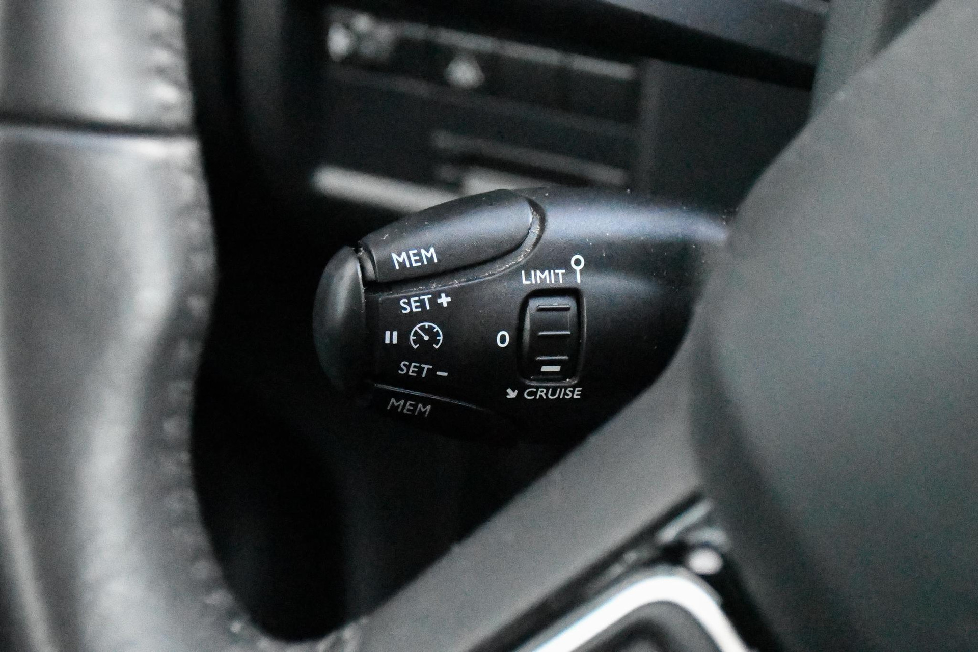 47377926-16.jpg