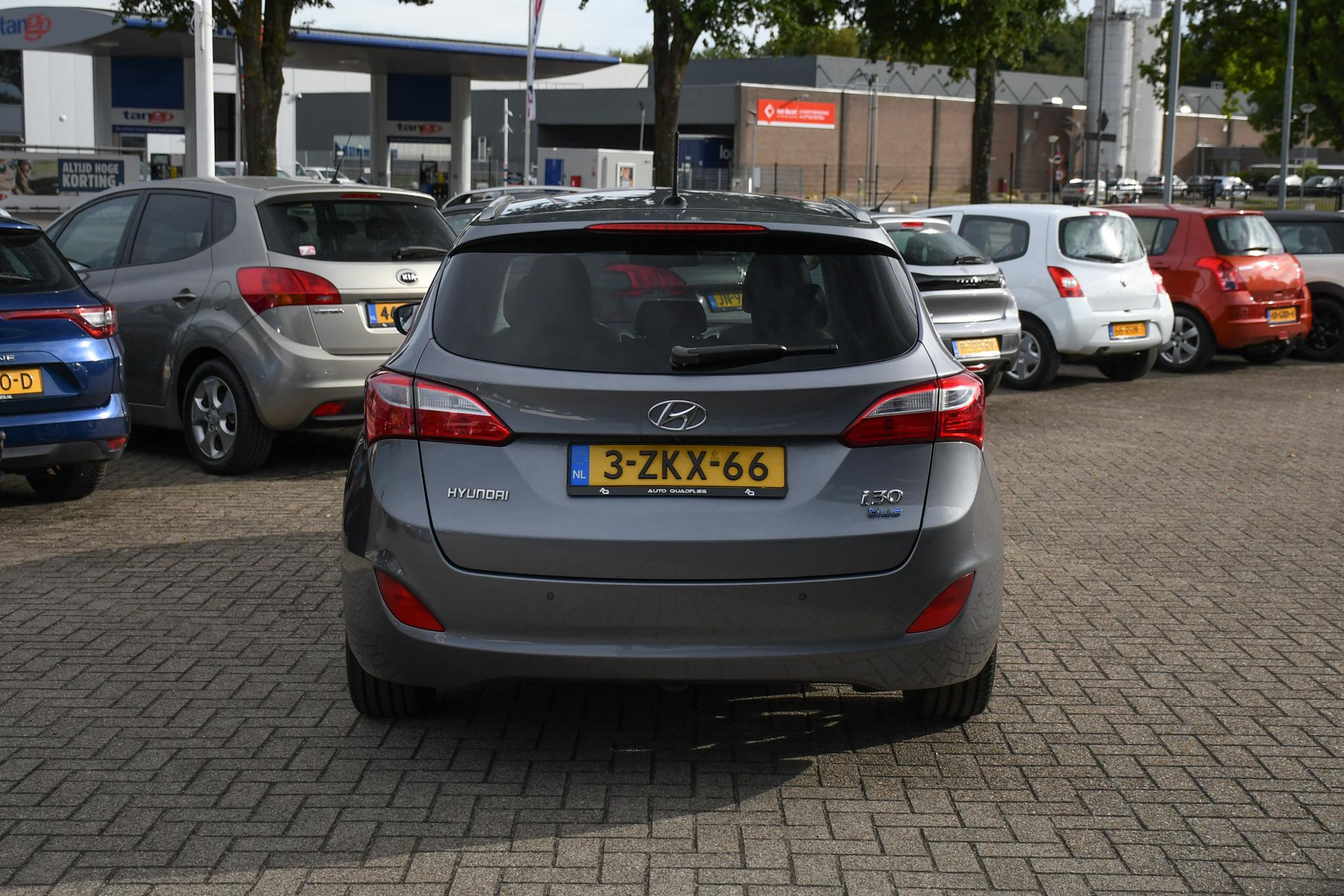 47391371-8.jpg