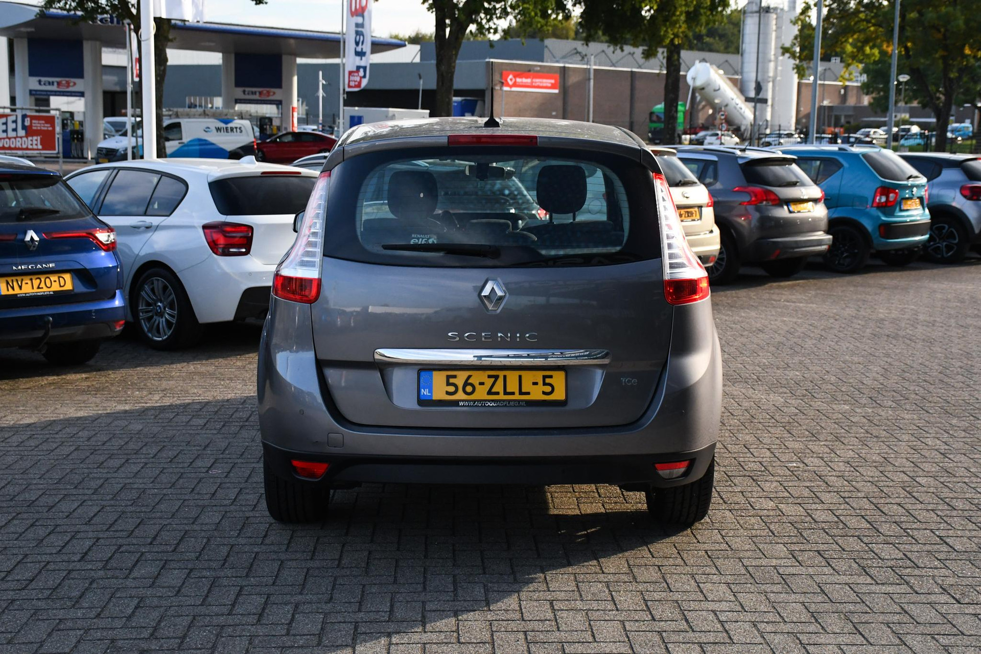 47674493-8.jpg