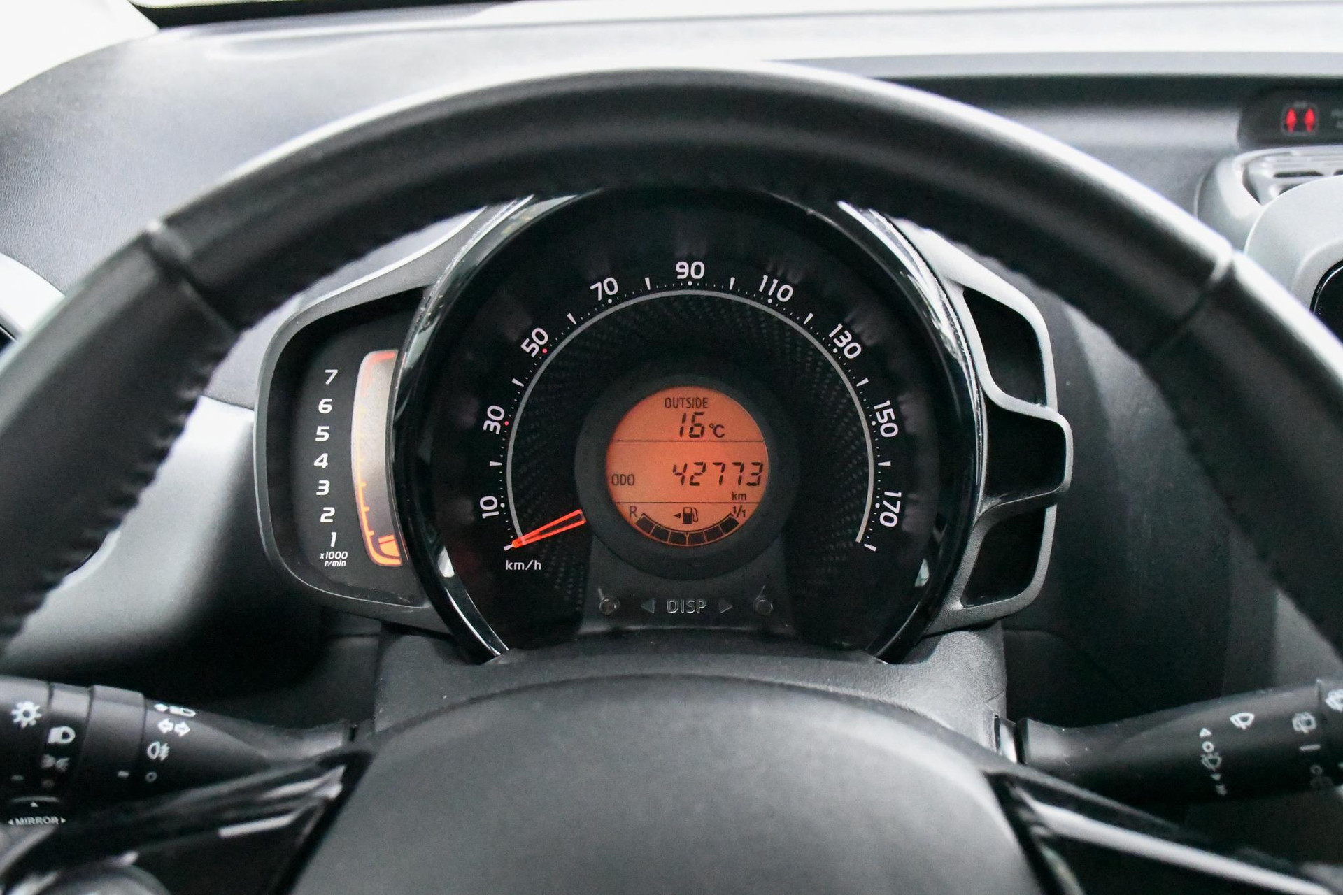 47897911-17.jpg