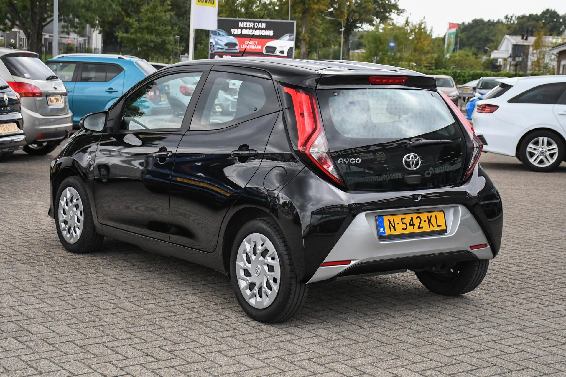 47897911-7.jpg