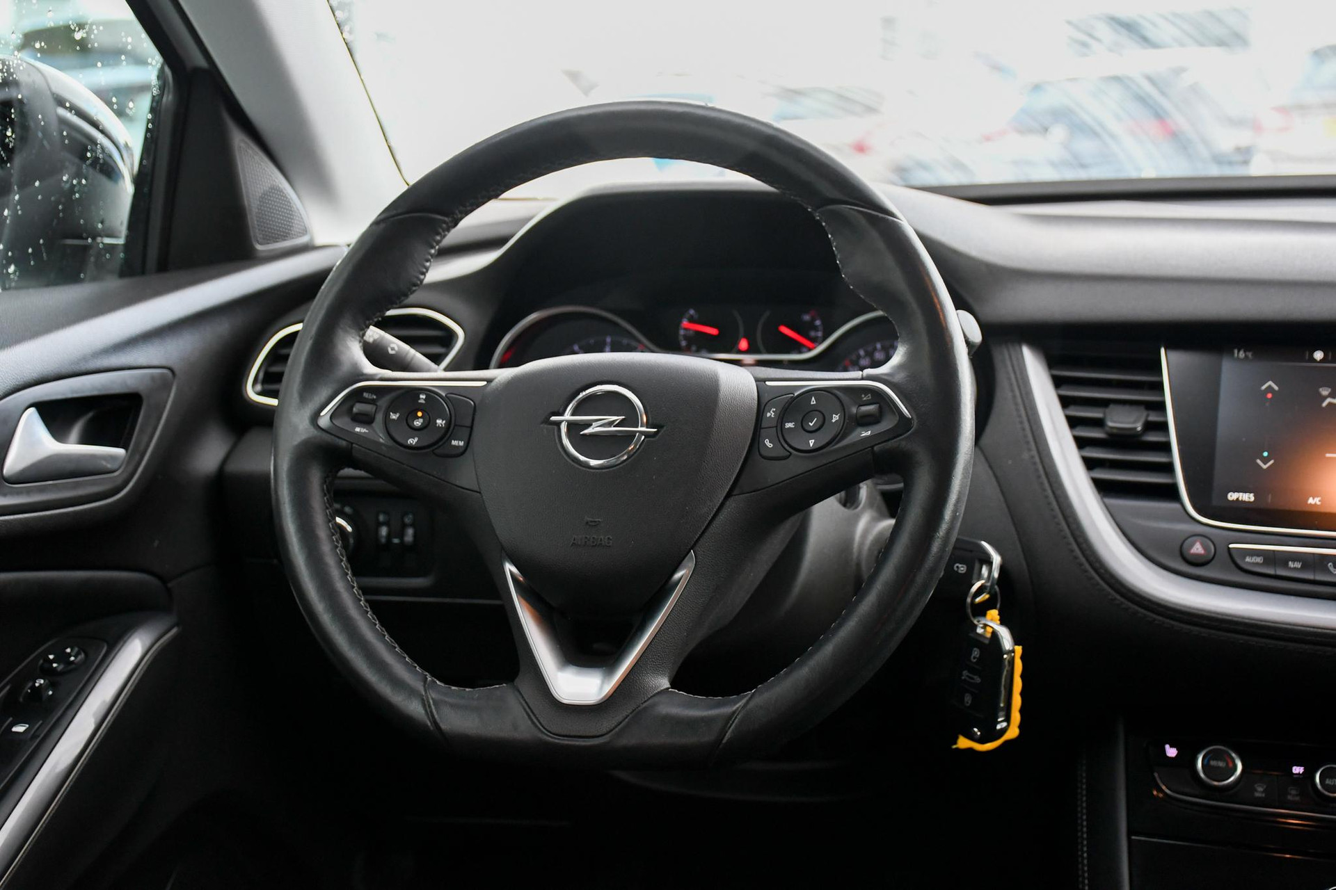 48154908-15.jpg