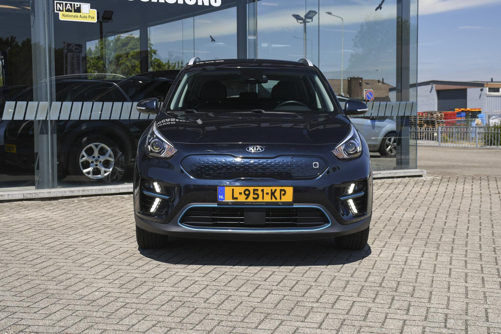 54687777-3.jpg
